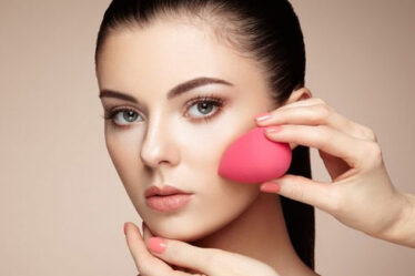 How to use a Beauty Blender